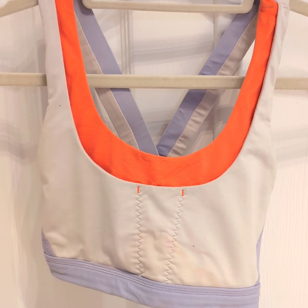 Lululemon sports bra